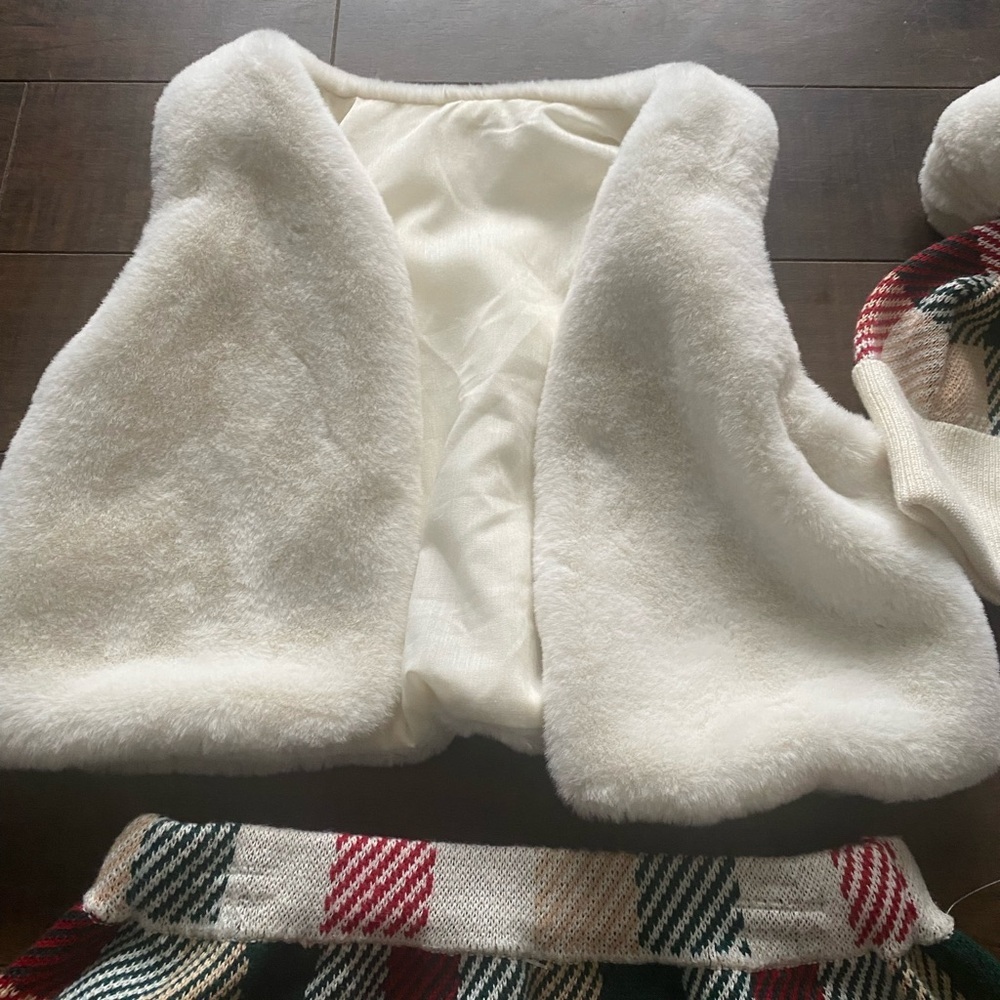 Tommy Bahama Skirt , Vest and hat set - Picture 7 of 10